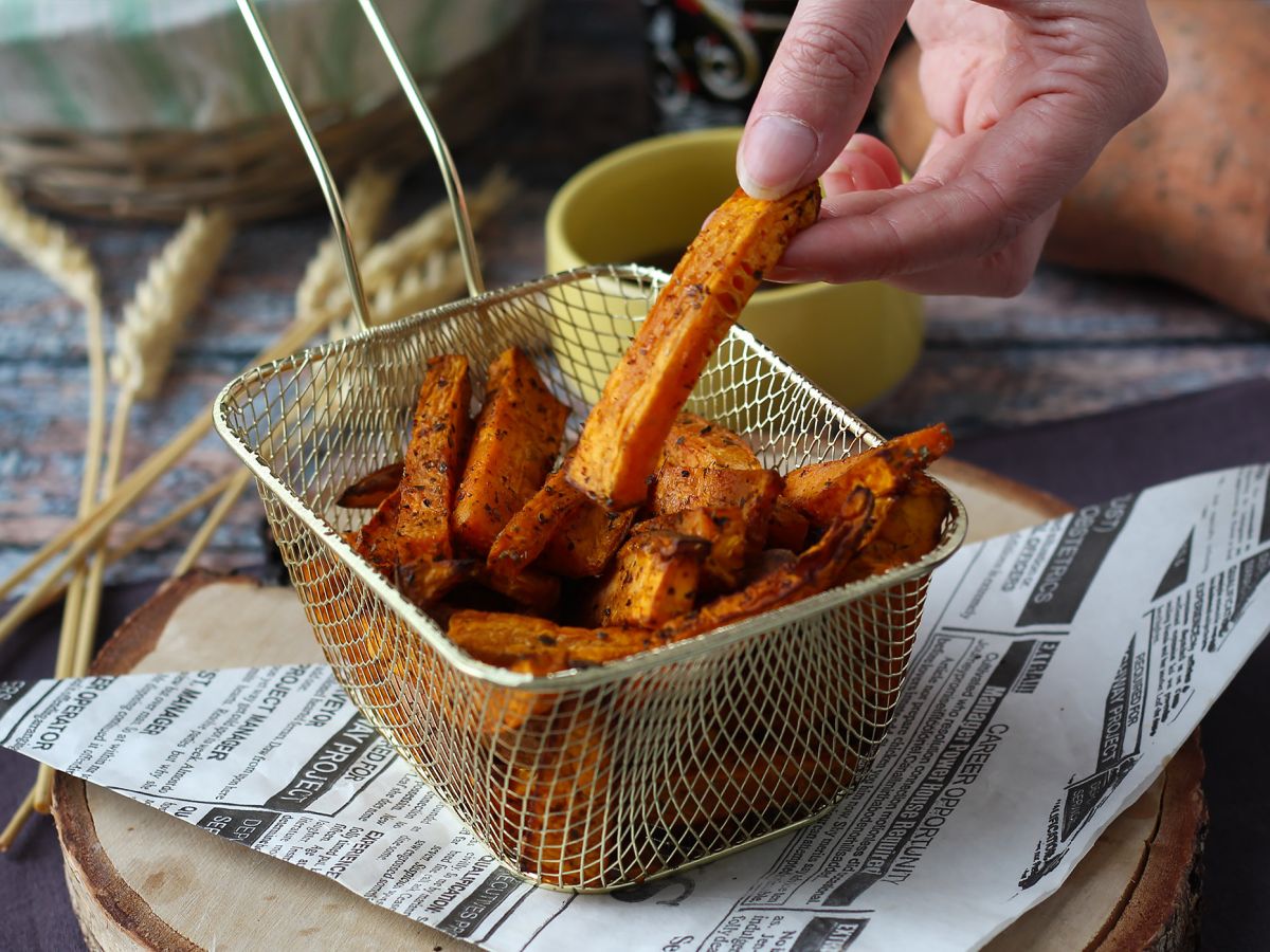 Sötpotatispommes i Air Fryer för ett krispigt och segt resultat!