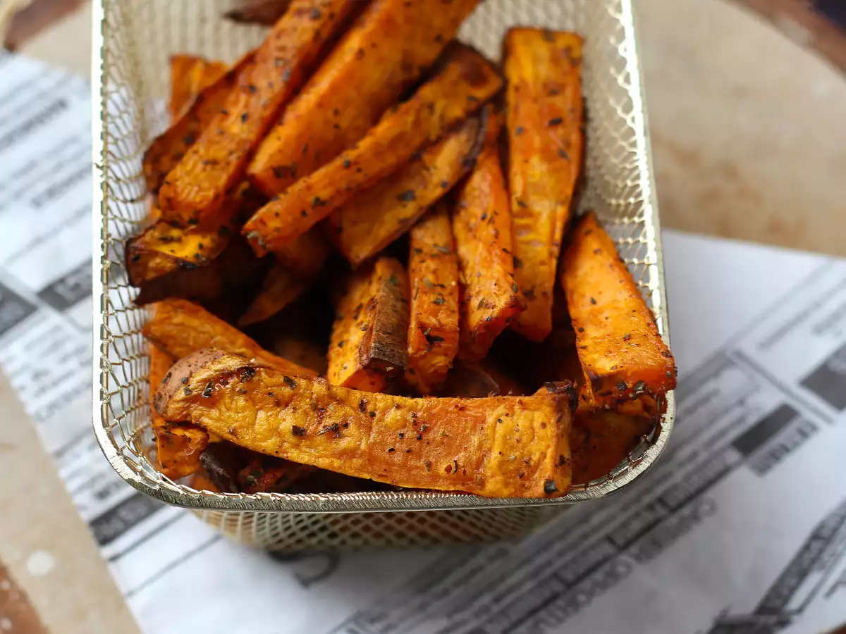Sötpotatispommes i airfryer – krispiga på utsidan och mjuka på insidan! - foto 4