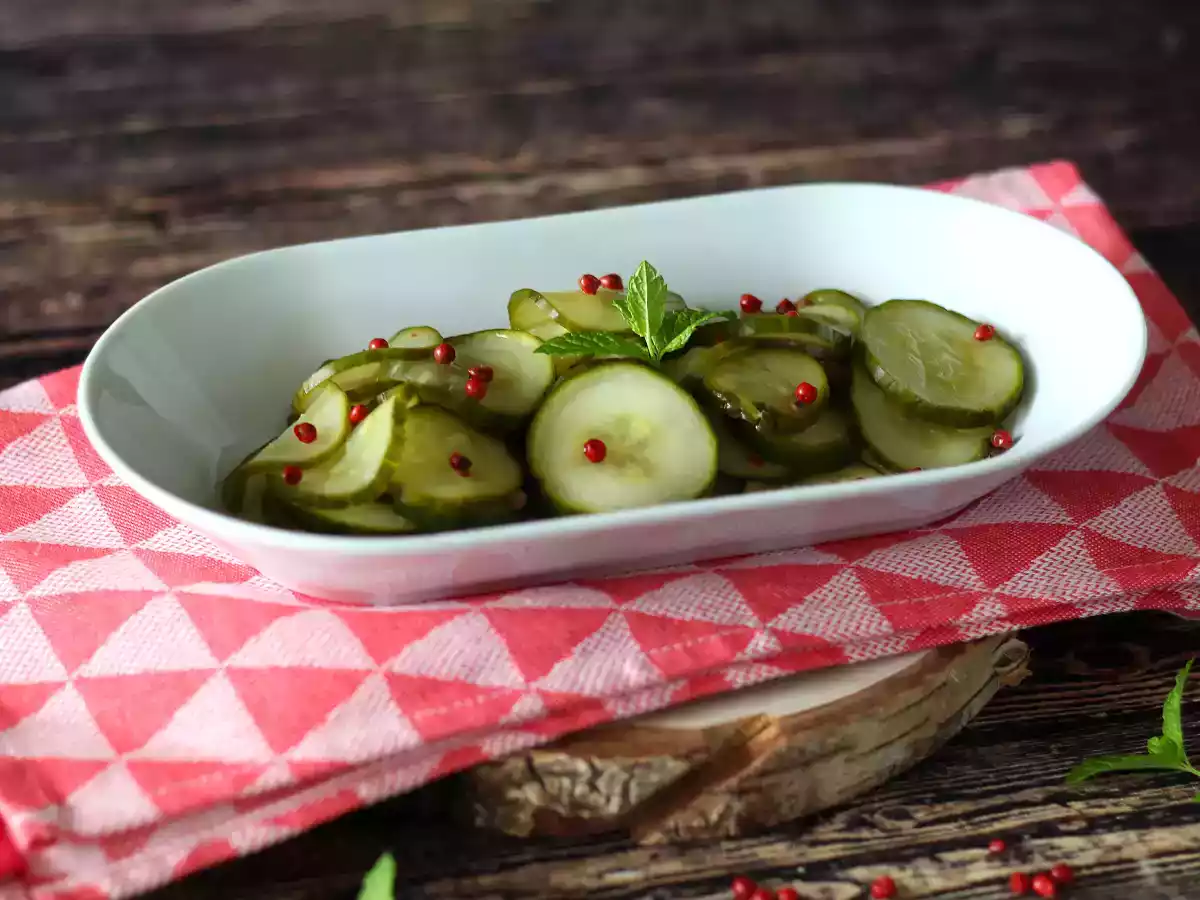 Sötsura gurkor: en snabb och välsmakande sidorätt för sommaren!