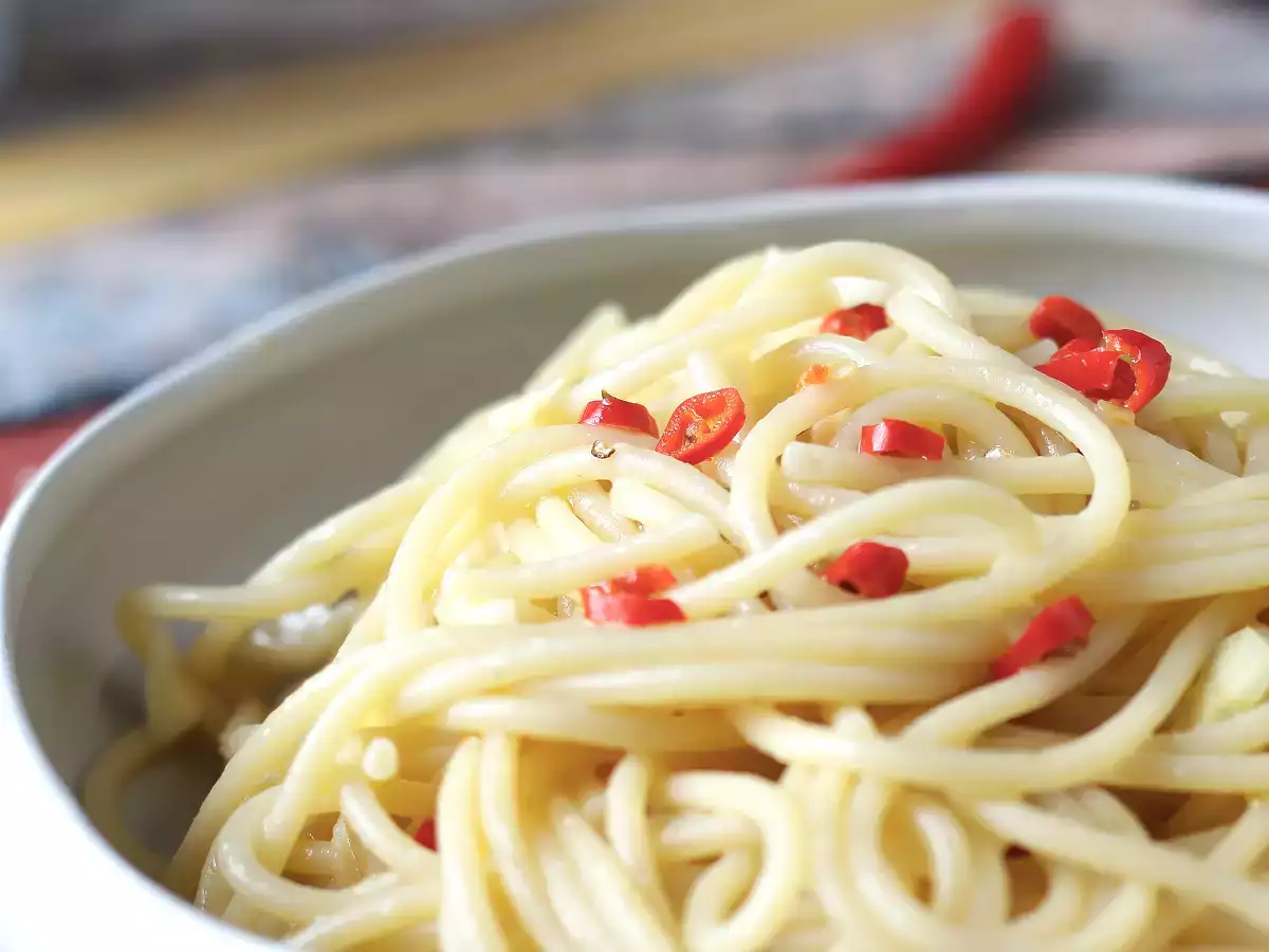 Spaghetti aglio, olio e peperoncino: den italienska traditionens sista minuten-rätt