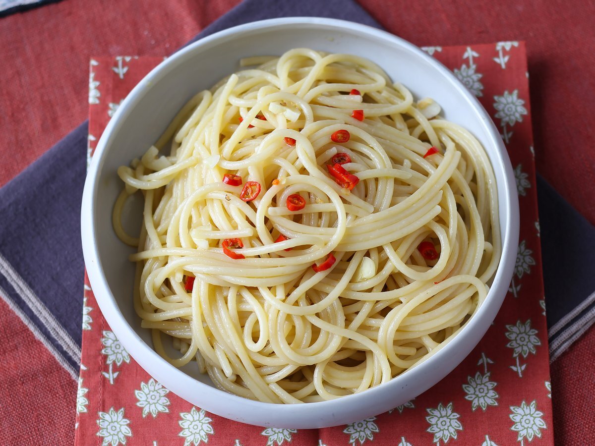 Spaghetti aglio, olio e peperoncino: den italienska traditionens sista minuten-rätt - foto 3