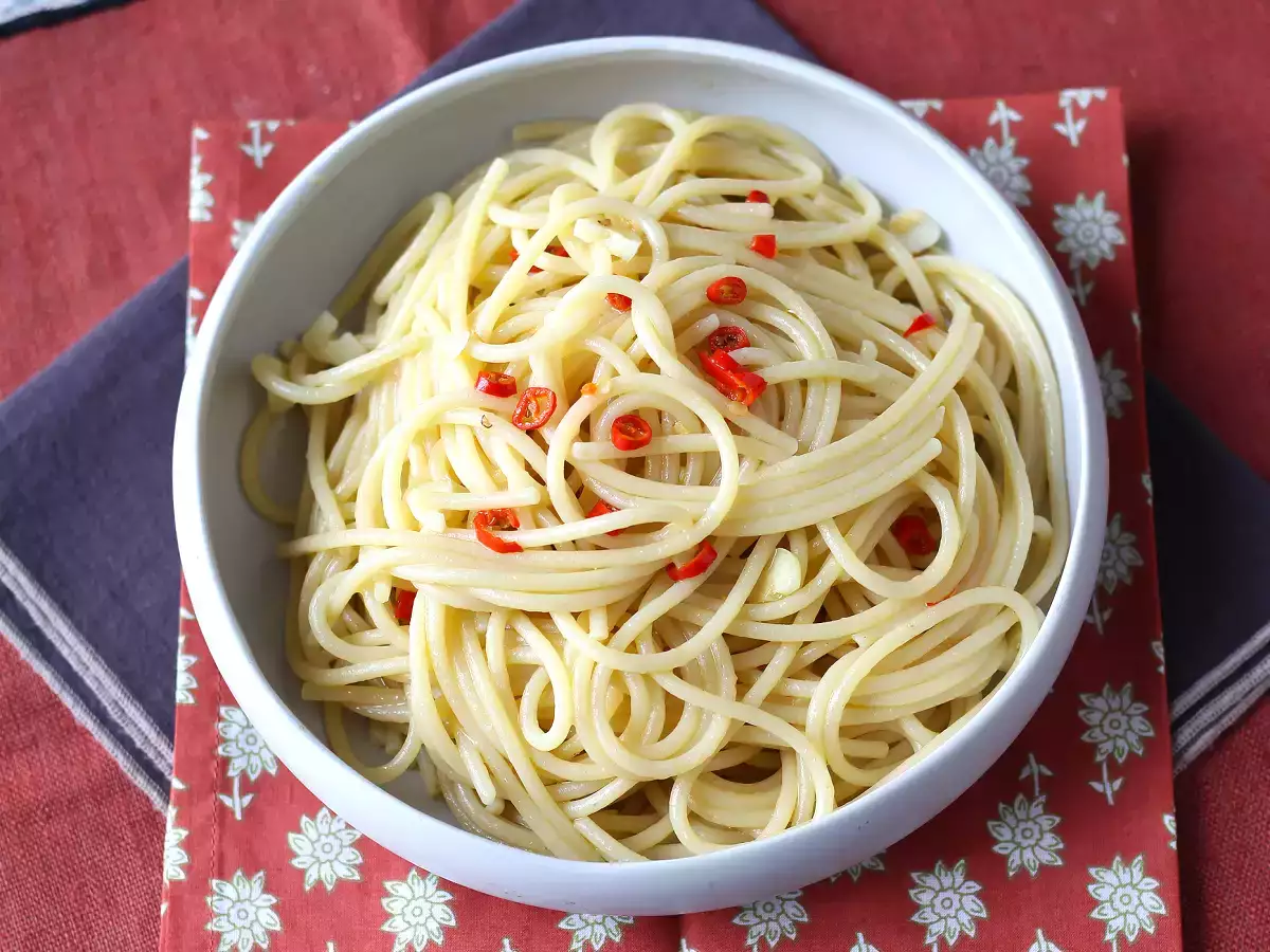 Spaghetti aglio, olio e peperoncino: den italienska traditionens sista minuten-rätt - foto 3