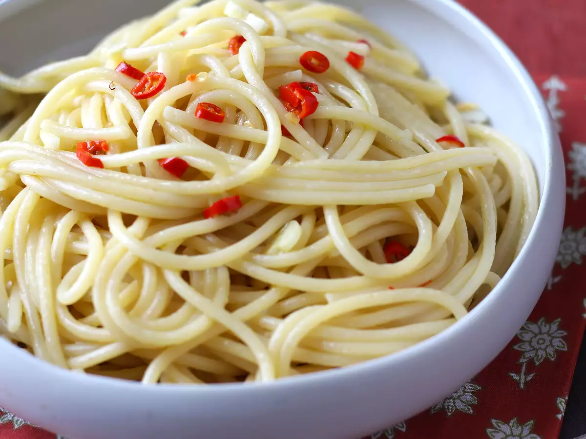 Spaghetti aglio, olio e peperoncino: den italienska traditionens sista minuten-rätt - foto 5