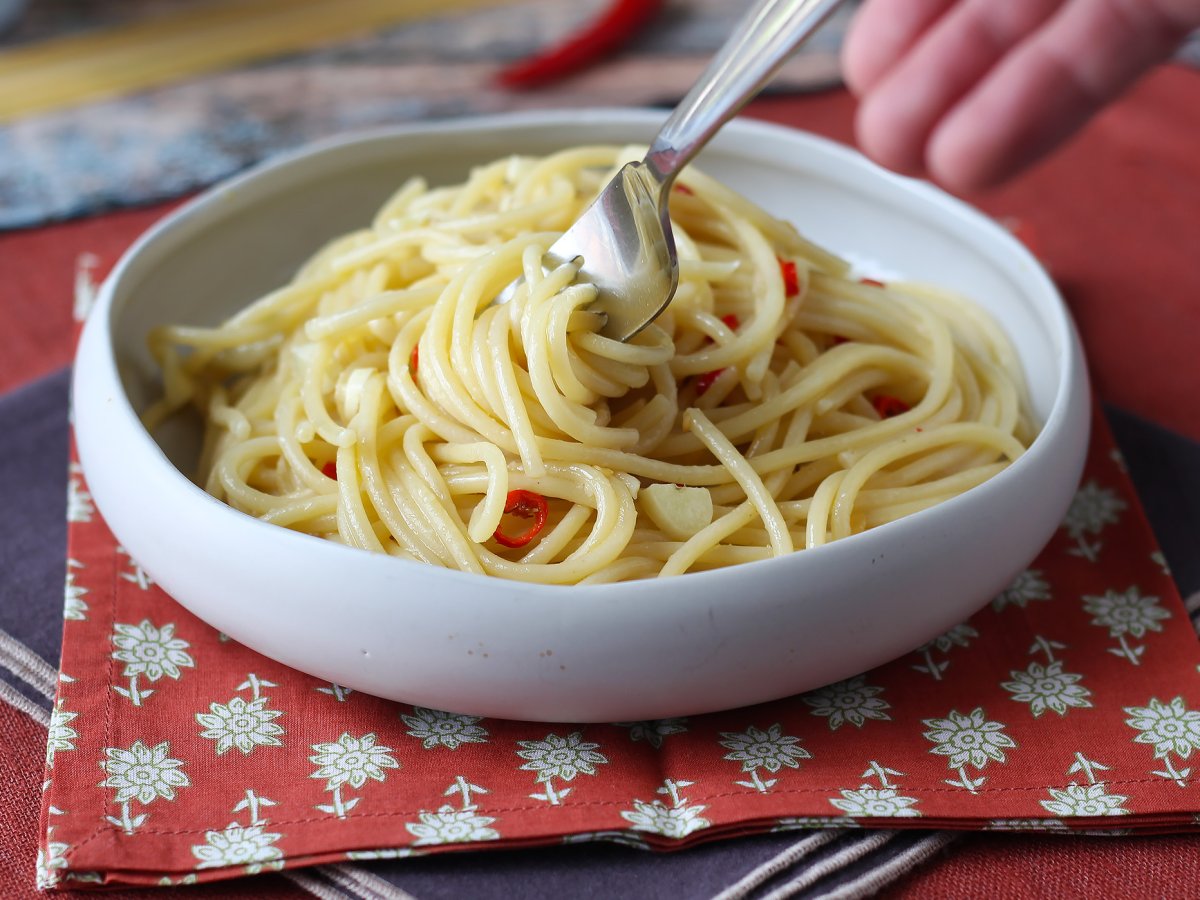 Spaghetti aglio, olio e peperoncino: den italienska traditionens sista minuten-rätt - foto 6