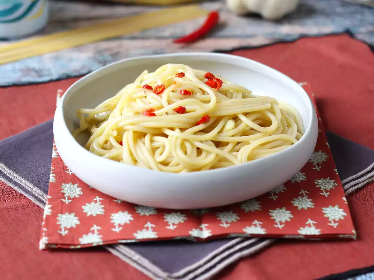 Spaghetti aglio, olio e peperoncino – italiensk klassiker på nolltid - foto 2