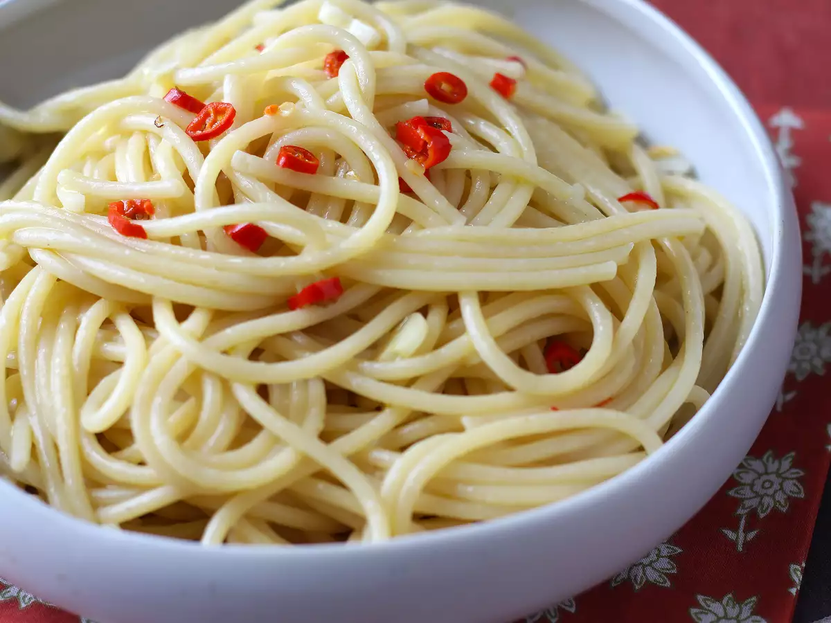 Spaghetti aglio, olio e peperoncino – italiensk klassiker på nolltid - foto 5