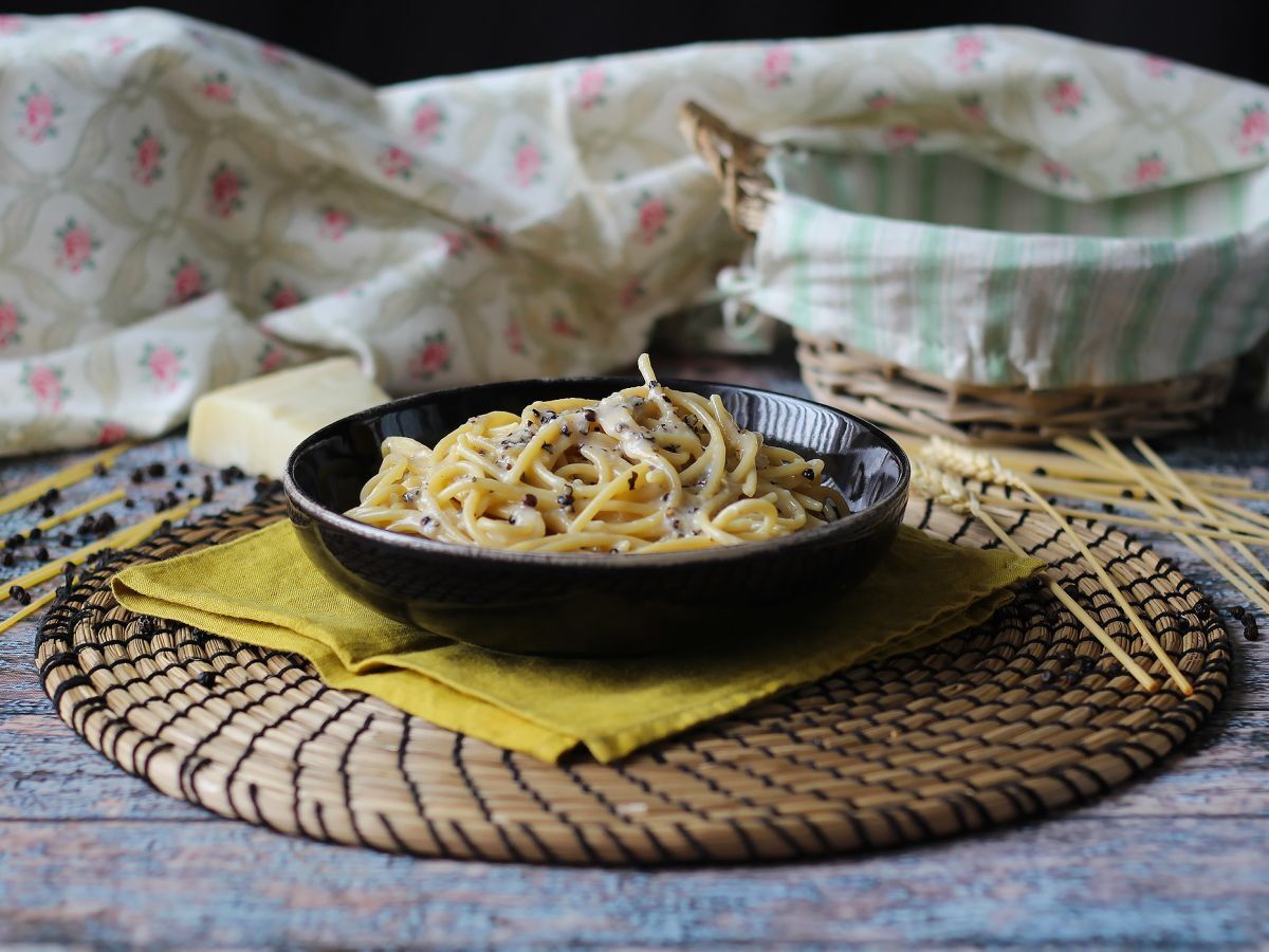 Spaghetti cacio e pepe: 3 ingredienser, en explosion av smak! - foto 2