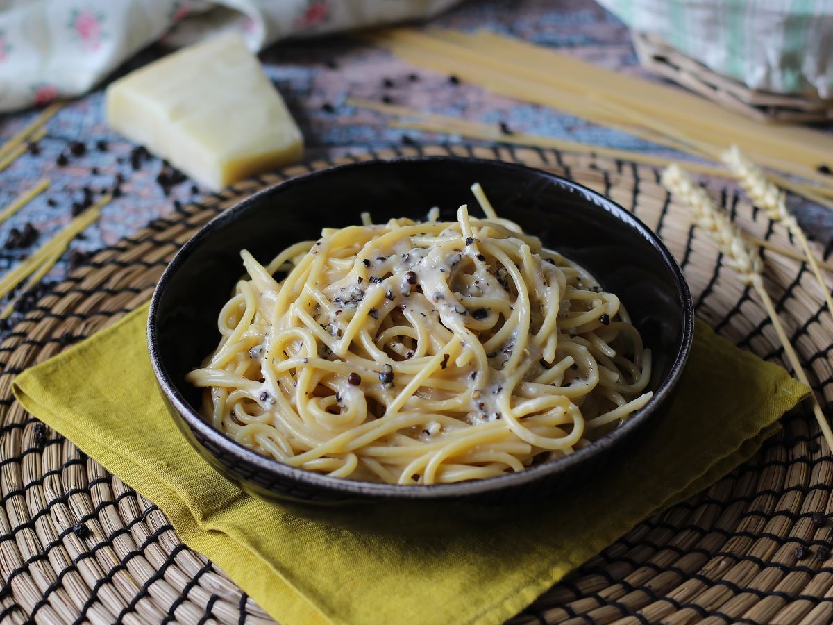 Spaghetti cacio e pepe: 3 ingredienser, en explosion av smak! - foto 5
