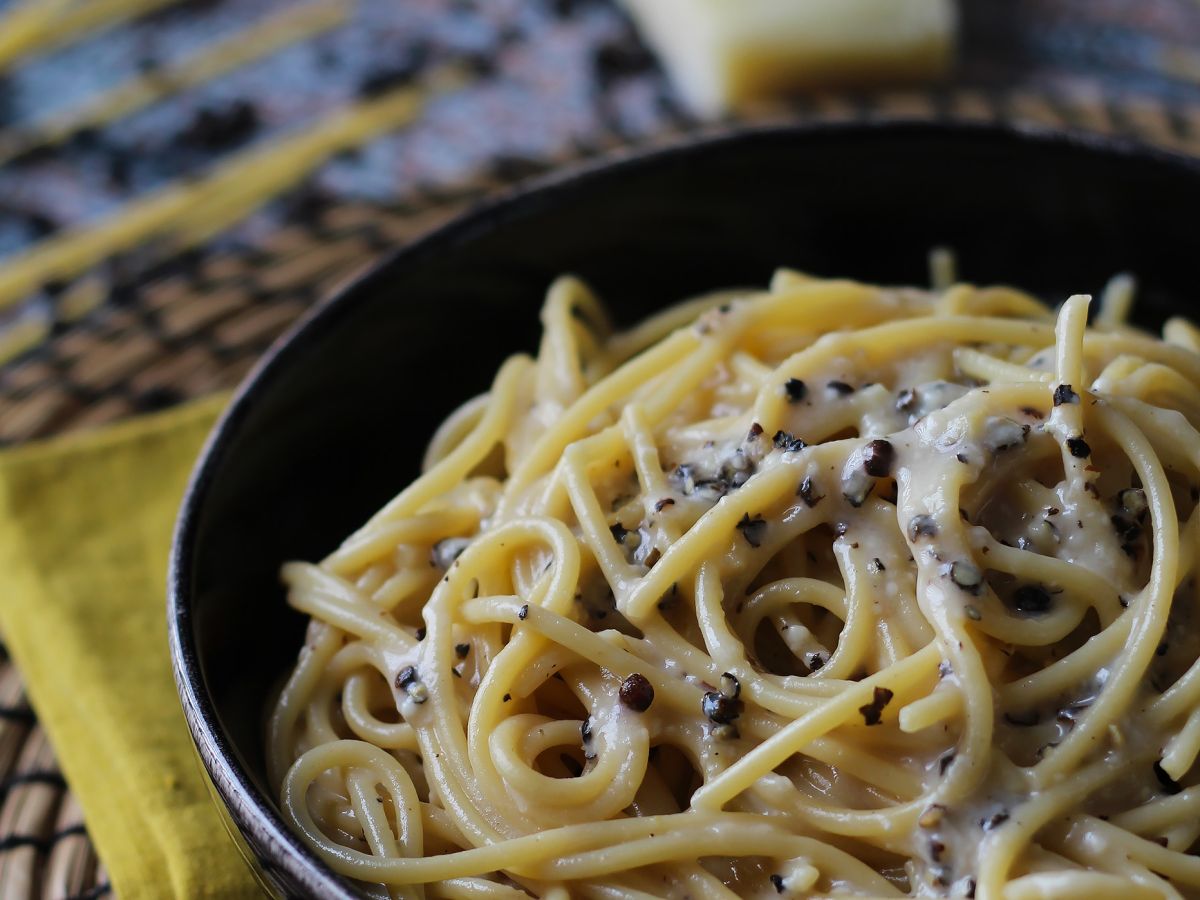 Spaghetti cacio e pepe: 3 ingredienser, en explosion av smak! - foto 6