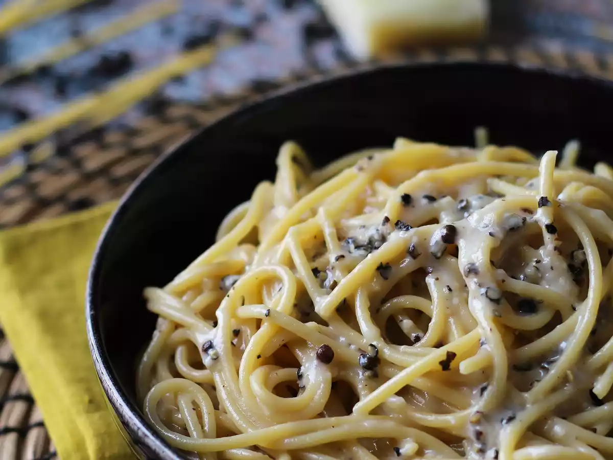 Spaghetti cacio e pepe: 3 ingredienser, en explosion av smak! - foto 6