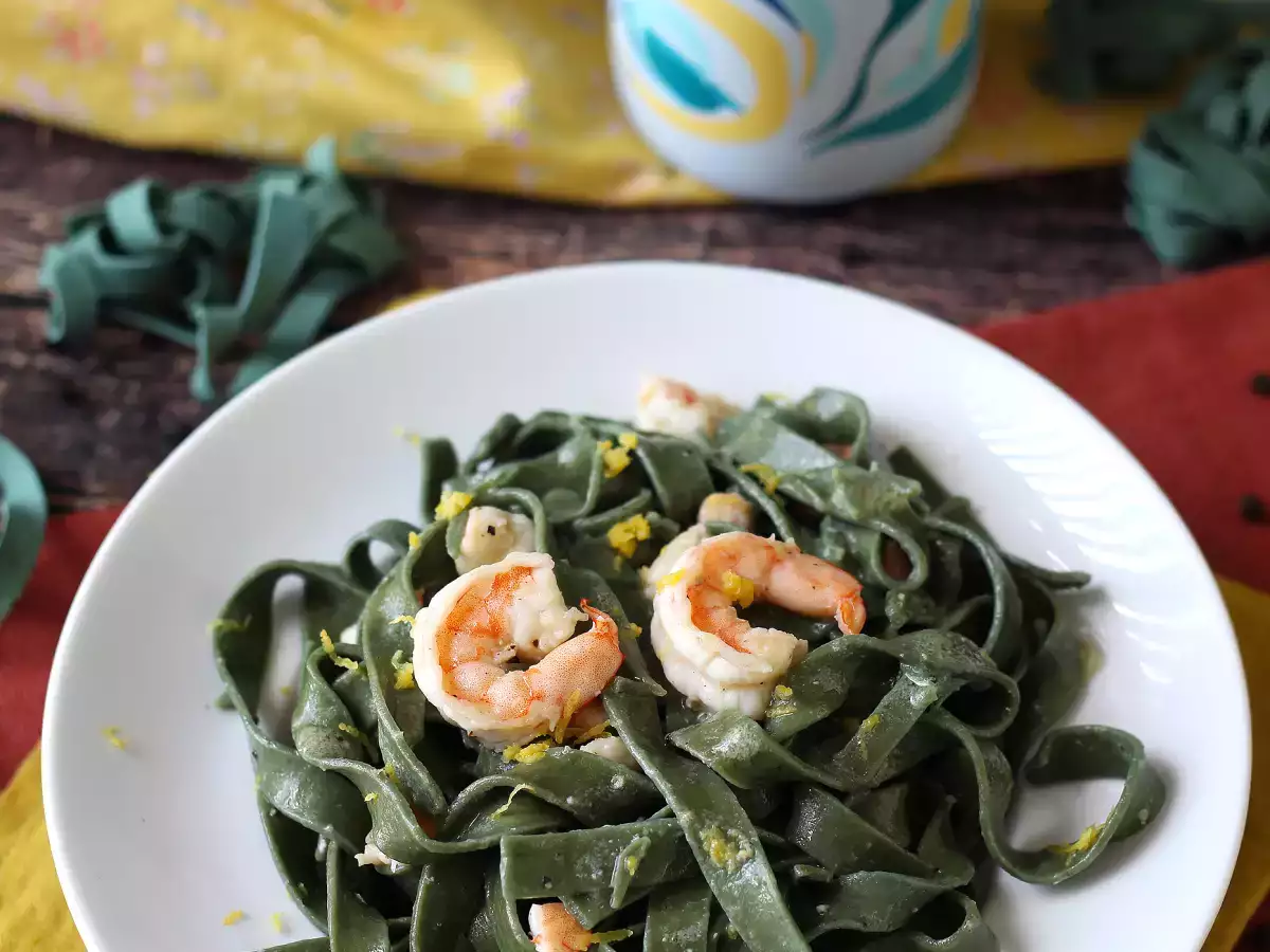 Spirulinapasta med räkor och citron: en näringsrik pastarätt med unik smak - foto 2