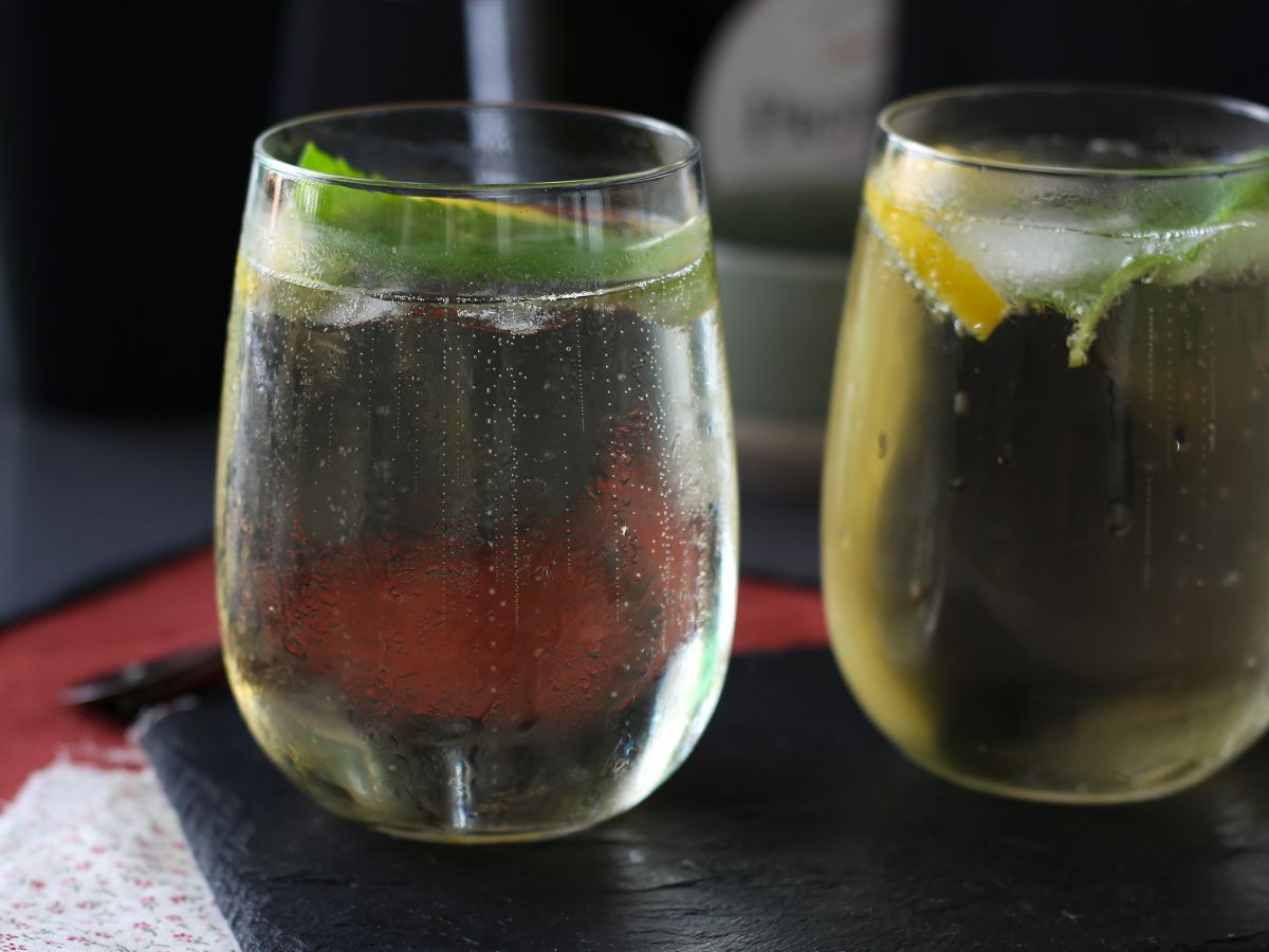Spritz St-Germain med fläderblomslikör, den ultrafräscha cocktailen för sommaren - foto 2