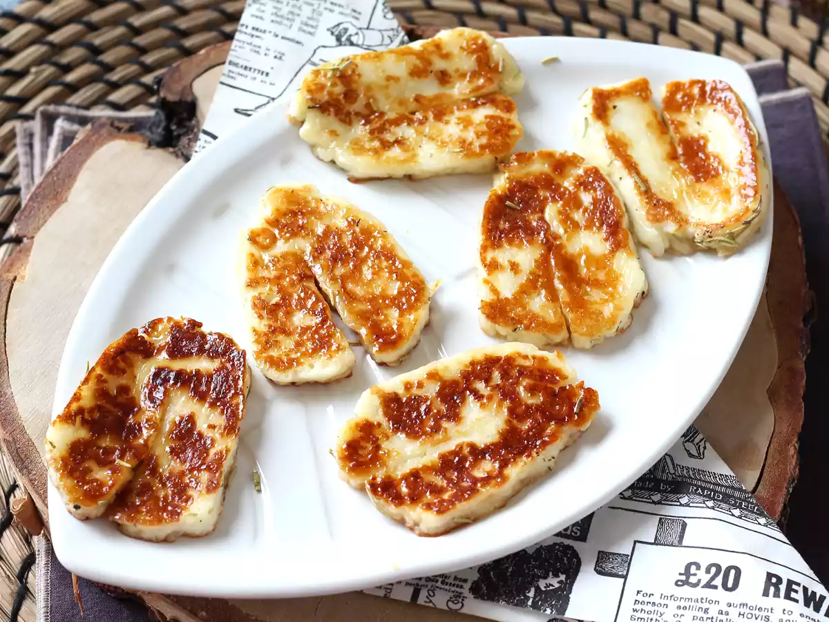 Stekt Halloumi med honung och rosmarin