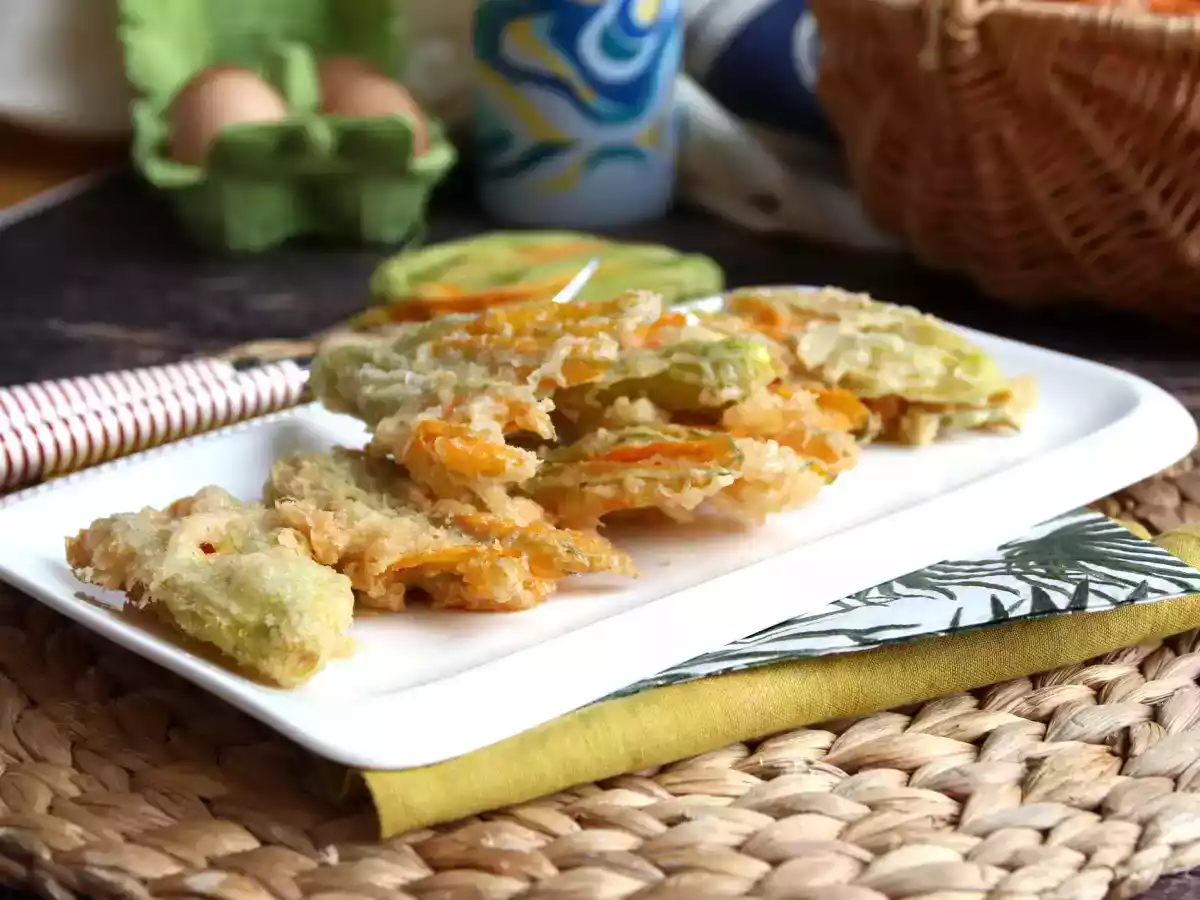 Stekta zucchiniblommor, receptet på smet med mousserande vatten - foto 7