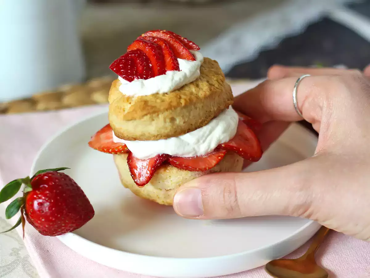 Strawberry shortcake – den amerikanska jordgubbstårtan med grädde som alltid lyckas - foto 2