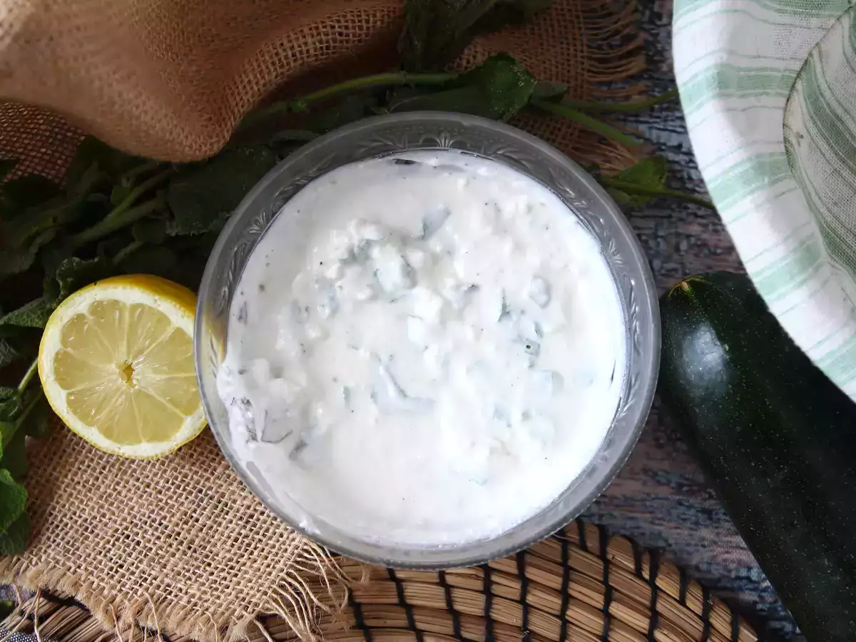 Superfräsch sås med yoghurt, fetaost, citron och mynta! - foto 3