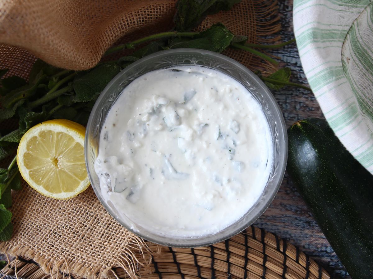 Superfräsch yoghurt-, feta-, citron- och myntasås! - foto 3