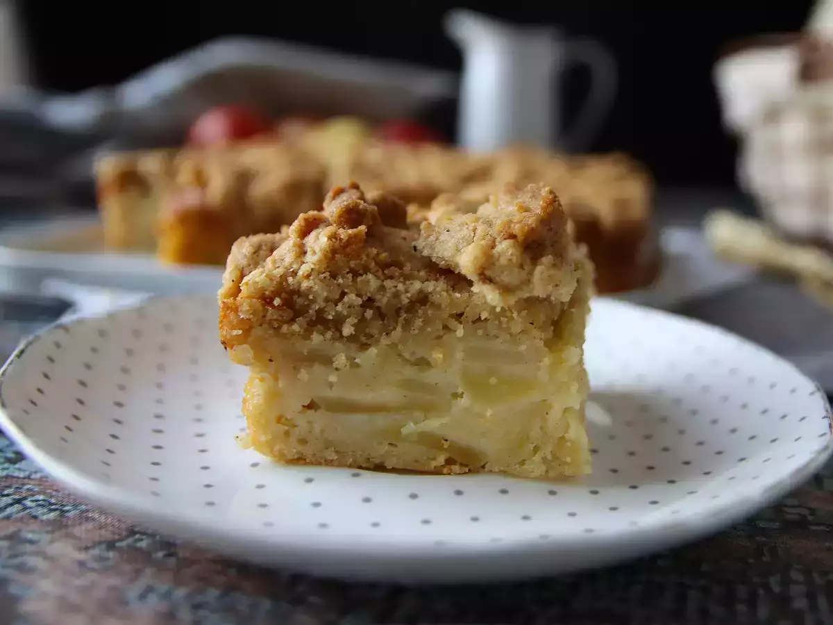 Supermjuk äppelkaka med krispig streusel - foto 5
