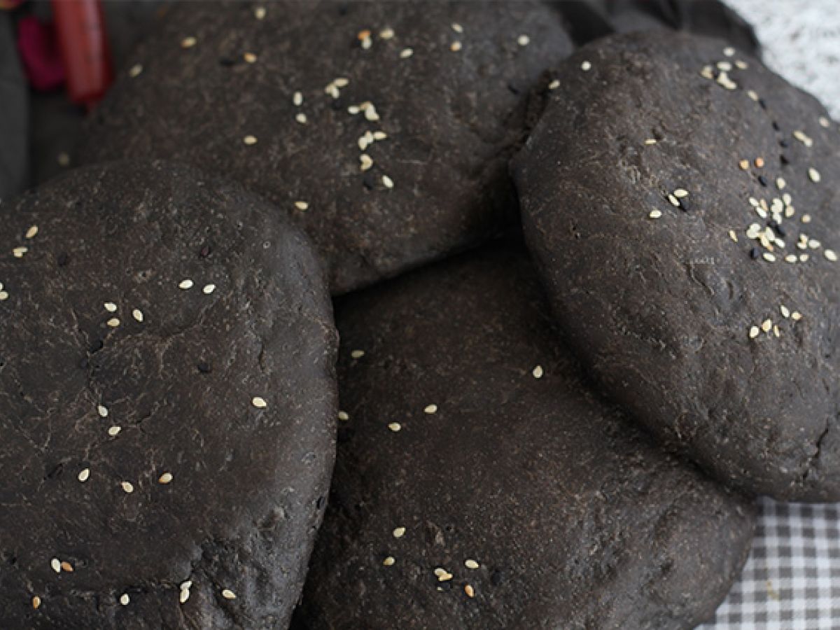 Svarta bullar med bläckfiskbläck - foto 3