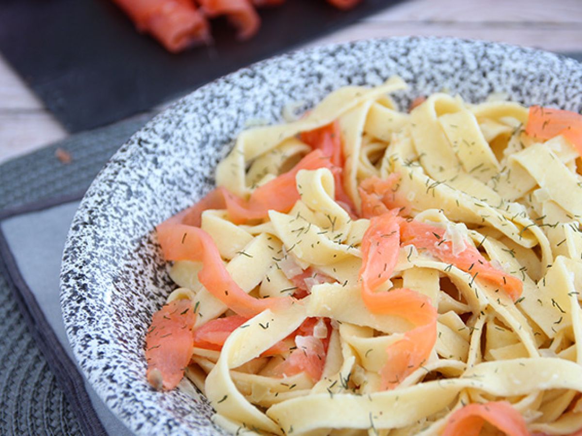 Tagliatelle med rökt lax och dill - foto 3