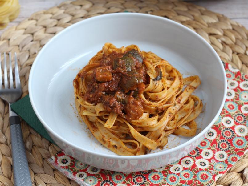 Tagliatelle med zucchiniragu, en vegetarisk huvudrätt som alla älskar!