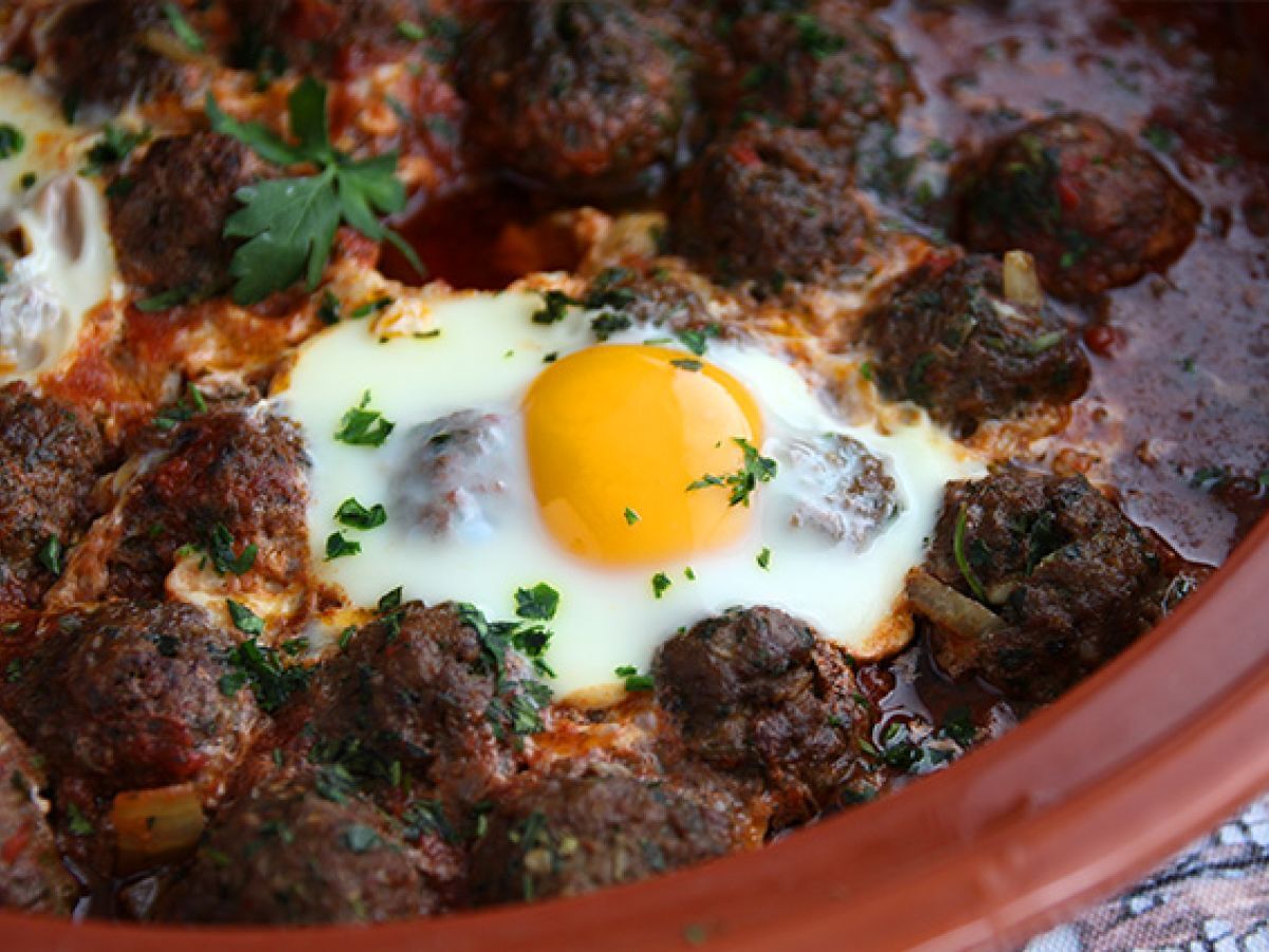 Tajine av kefta (köttbullar med kryddor och örter) - foto 3