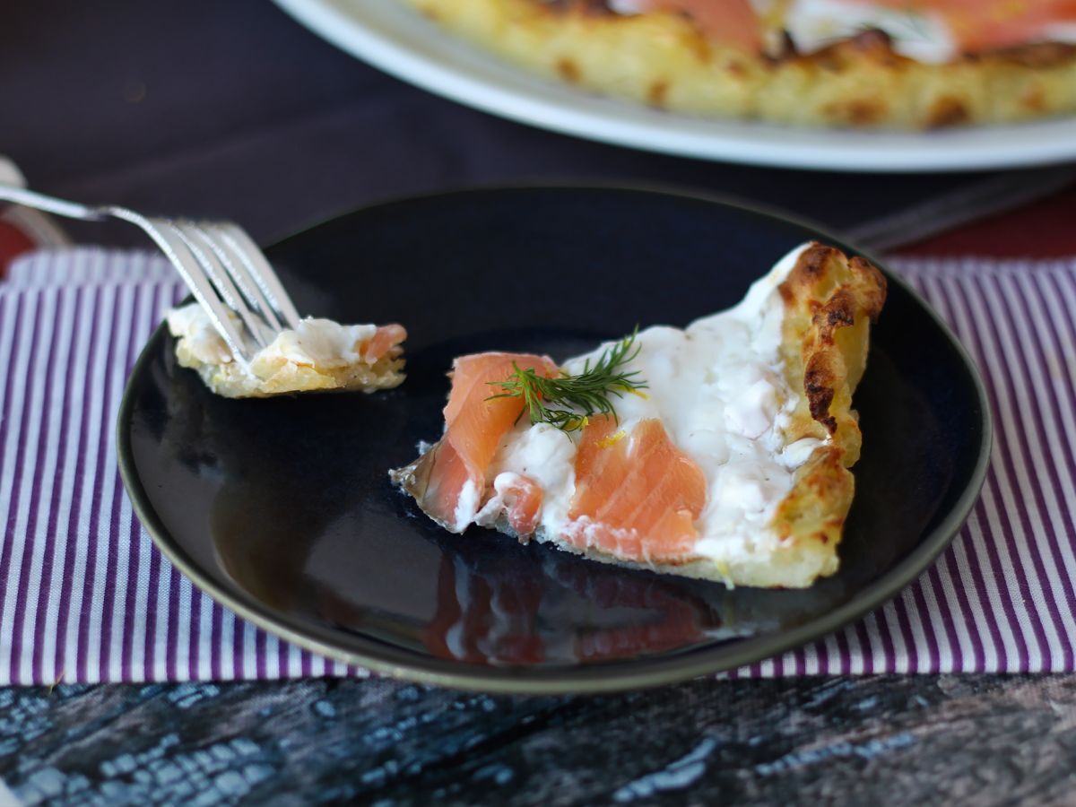 Tart med rökt lax och potatisbotten - foto 2