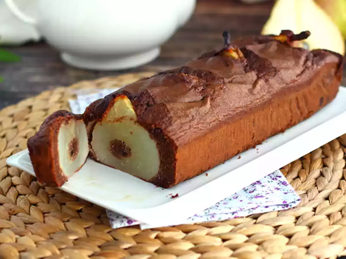 Tårta med choklad och päron