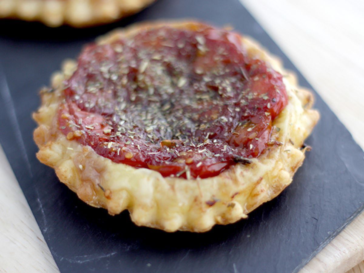 Tårta med körsbärstomater Tatin