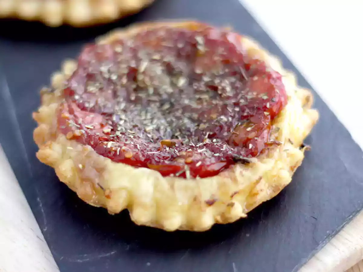 Tårta med körsbärstomater Tatin
