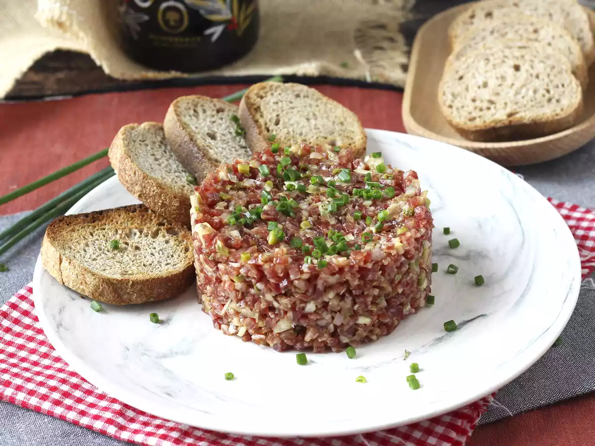 Tartar de fuet: en expressversion av den klassiska bifftartaren - foto 3