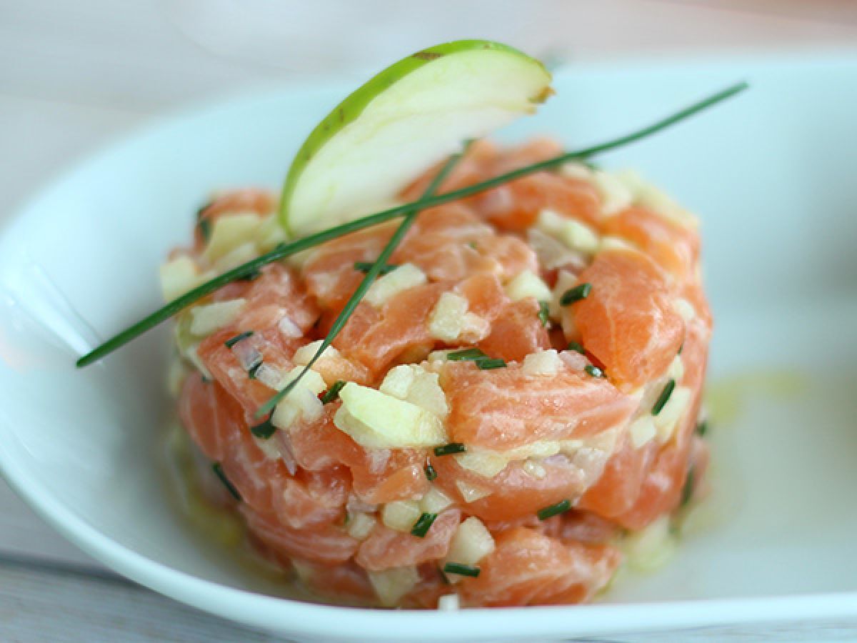 Tartare av färsk lax och grönt äpple - foto 2