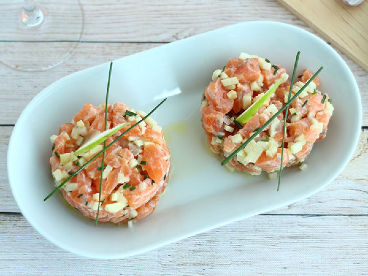 Tartare av färsk lax och grönt äpple - foto 3
