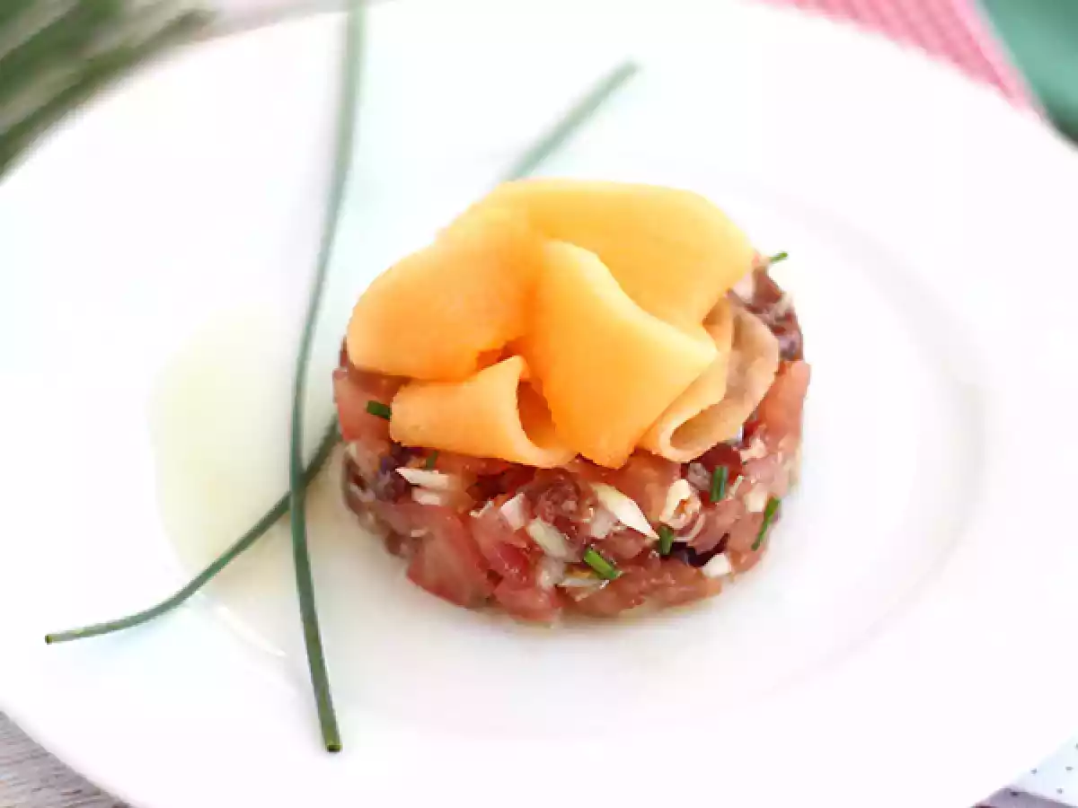 Tartare av skinka, melon och tomat
