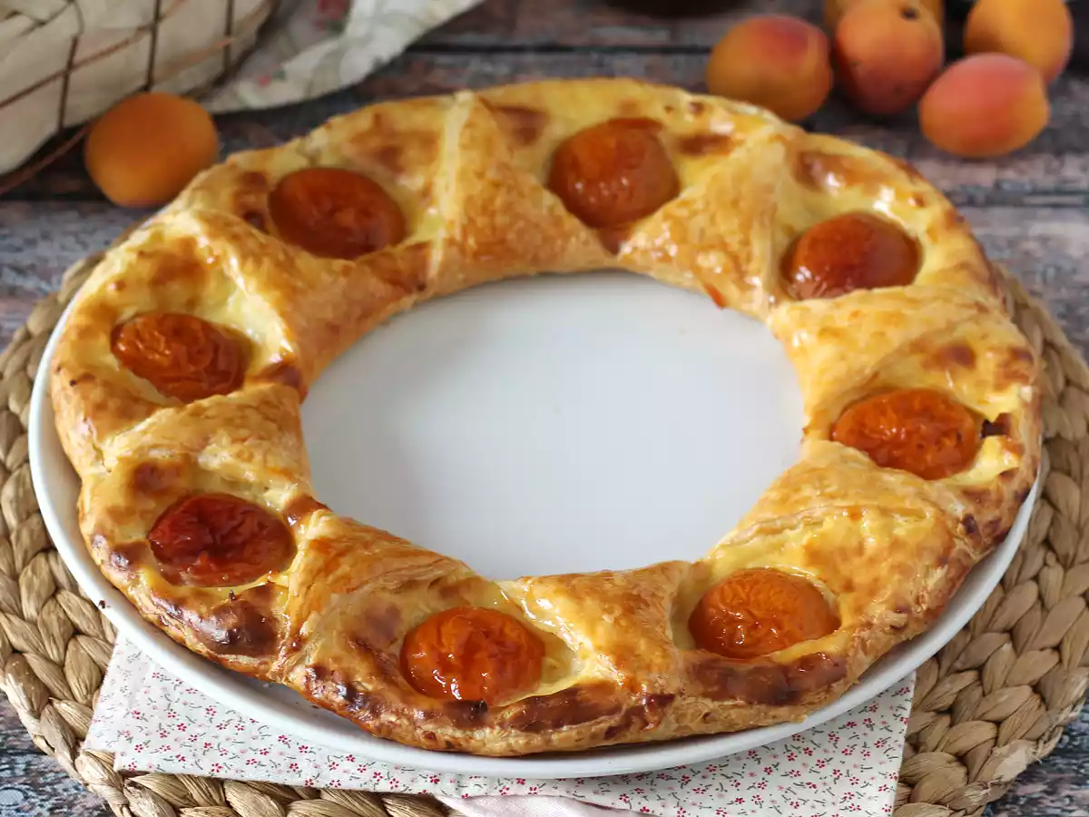 Tarte oranaise - Smördeg, vaniljsås och aprikoser
