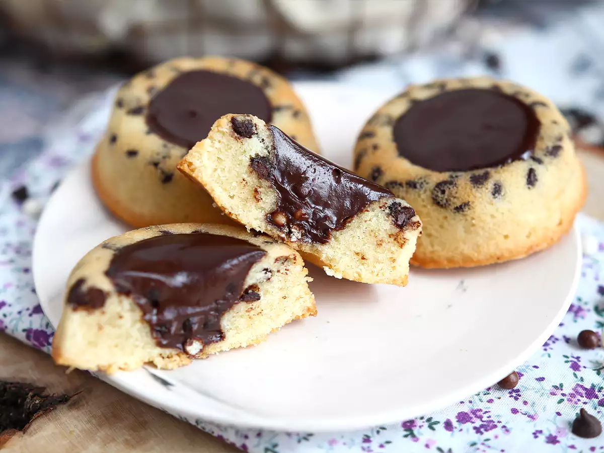 Tigrerade financiers med choklad och krispig ganache