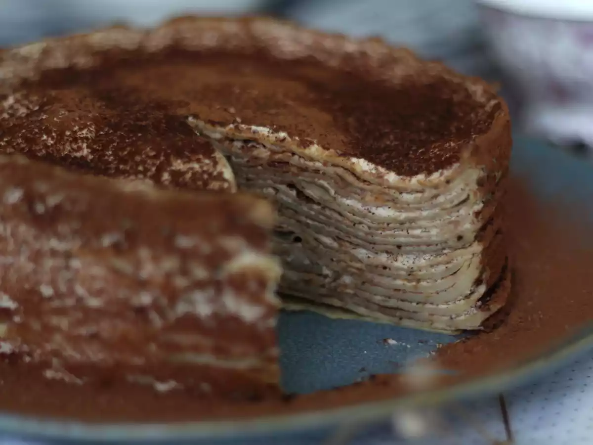 Tiramisu-liknande pannkakstårta med kaffe och kakao - foto 3
