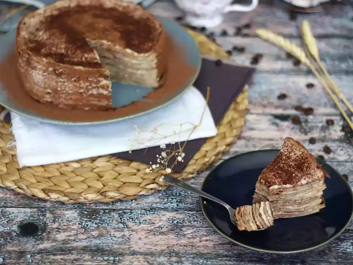 Tiramisu-liknande pannkakstårta med kaffe och kakao - foto 4