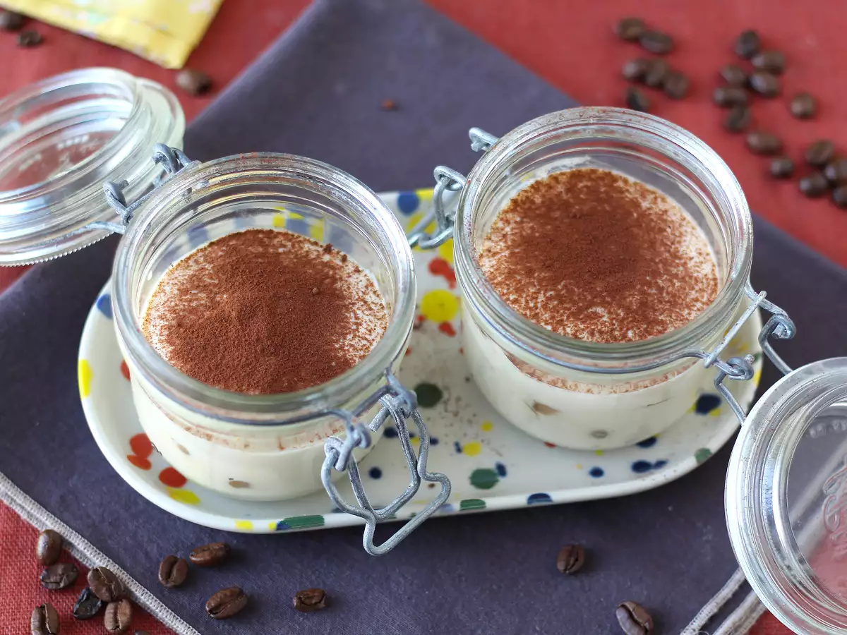 Tiramisu med silkeslen tofu, utan mascarpone och utan ägg