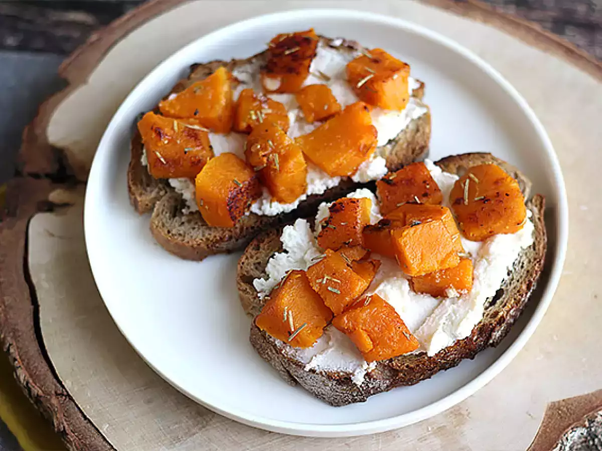 Toast med butternutpumpa, ricotta och ägg - foto 5