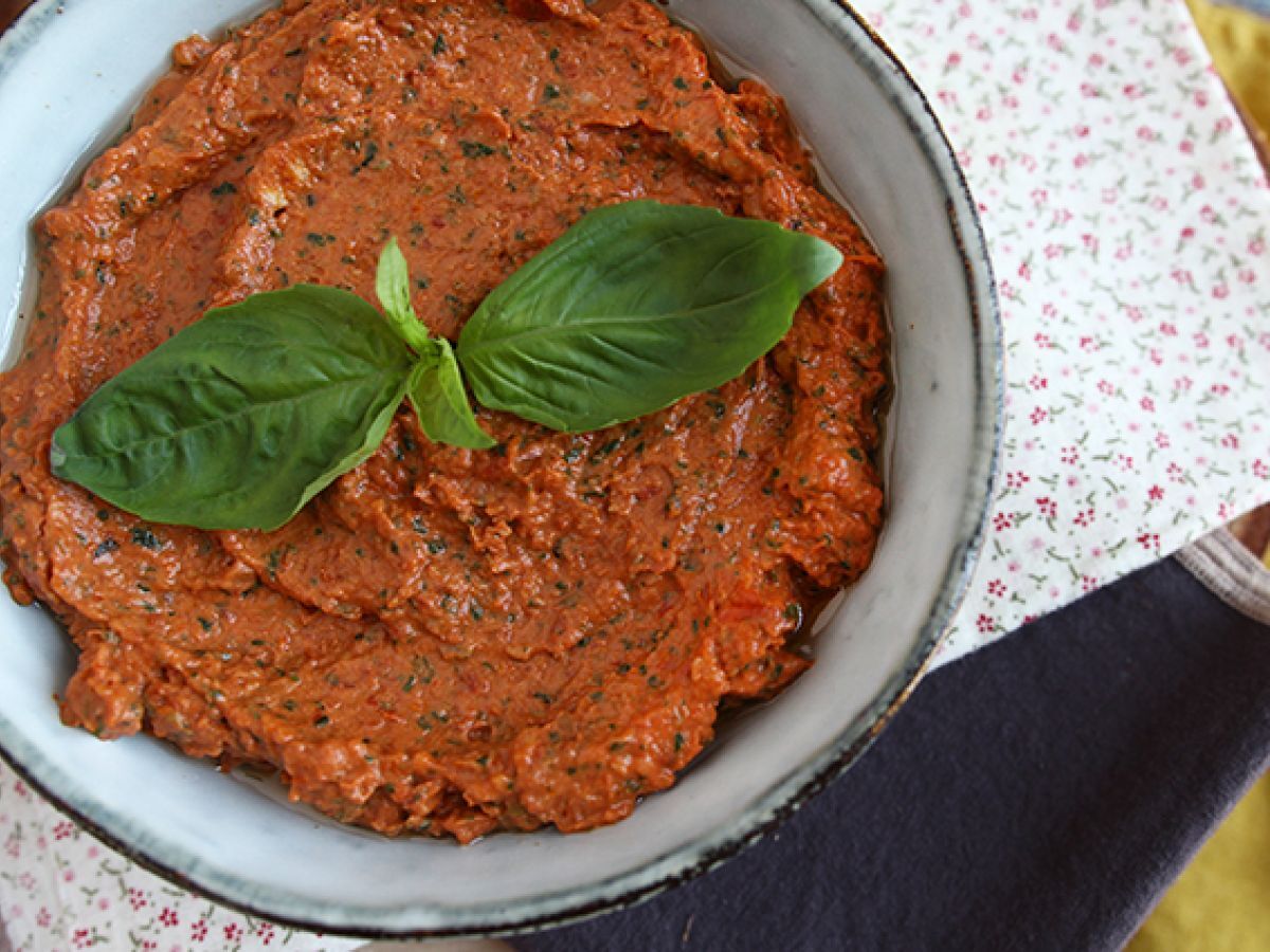 Tomatkonfiterad och basilika pålägg - foto 4