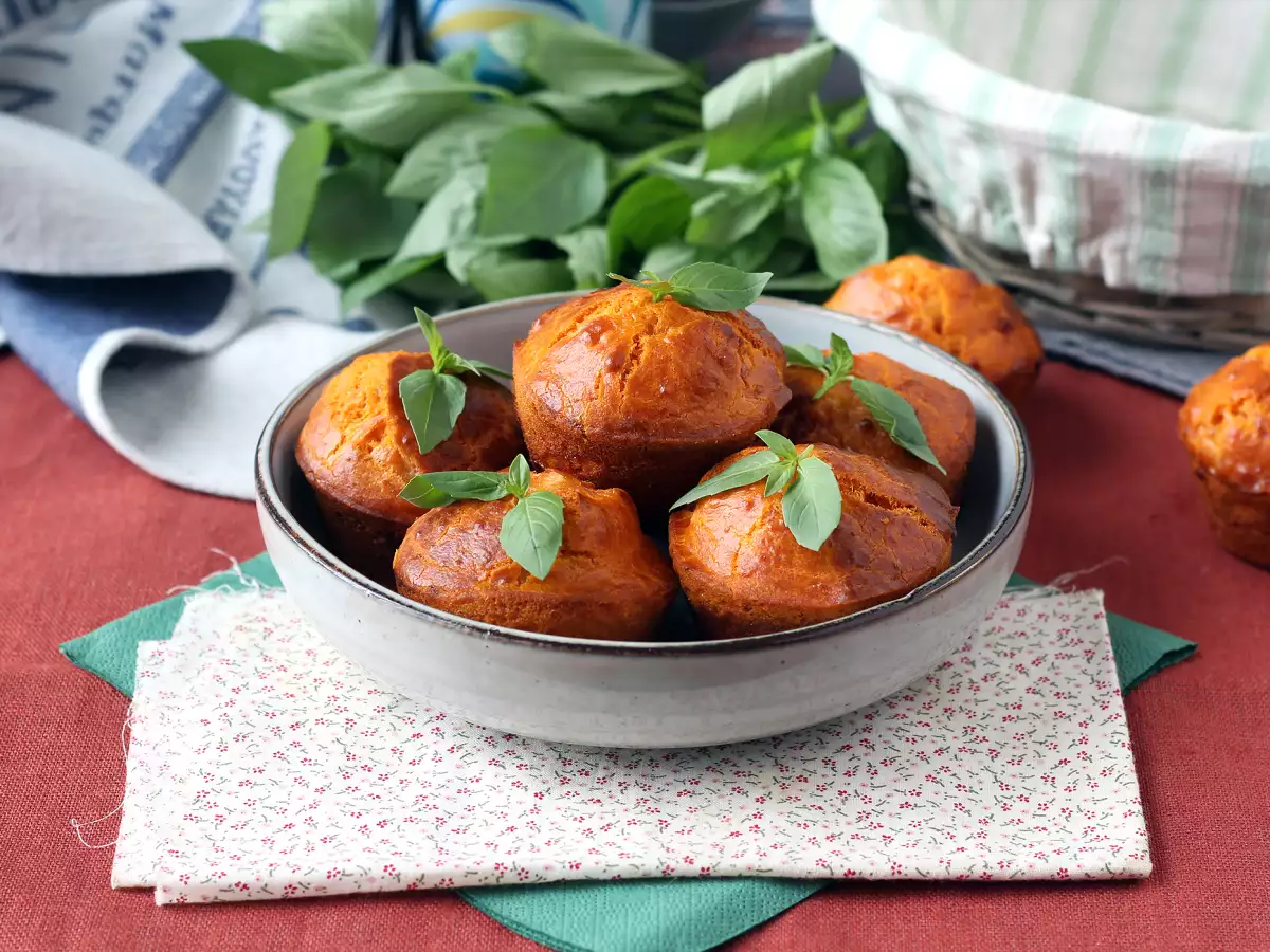 Tomatmuffins med ett smältande mozzarellahjärta - foto 6