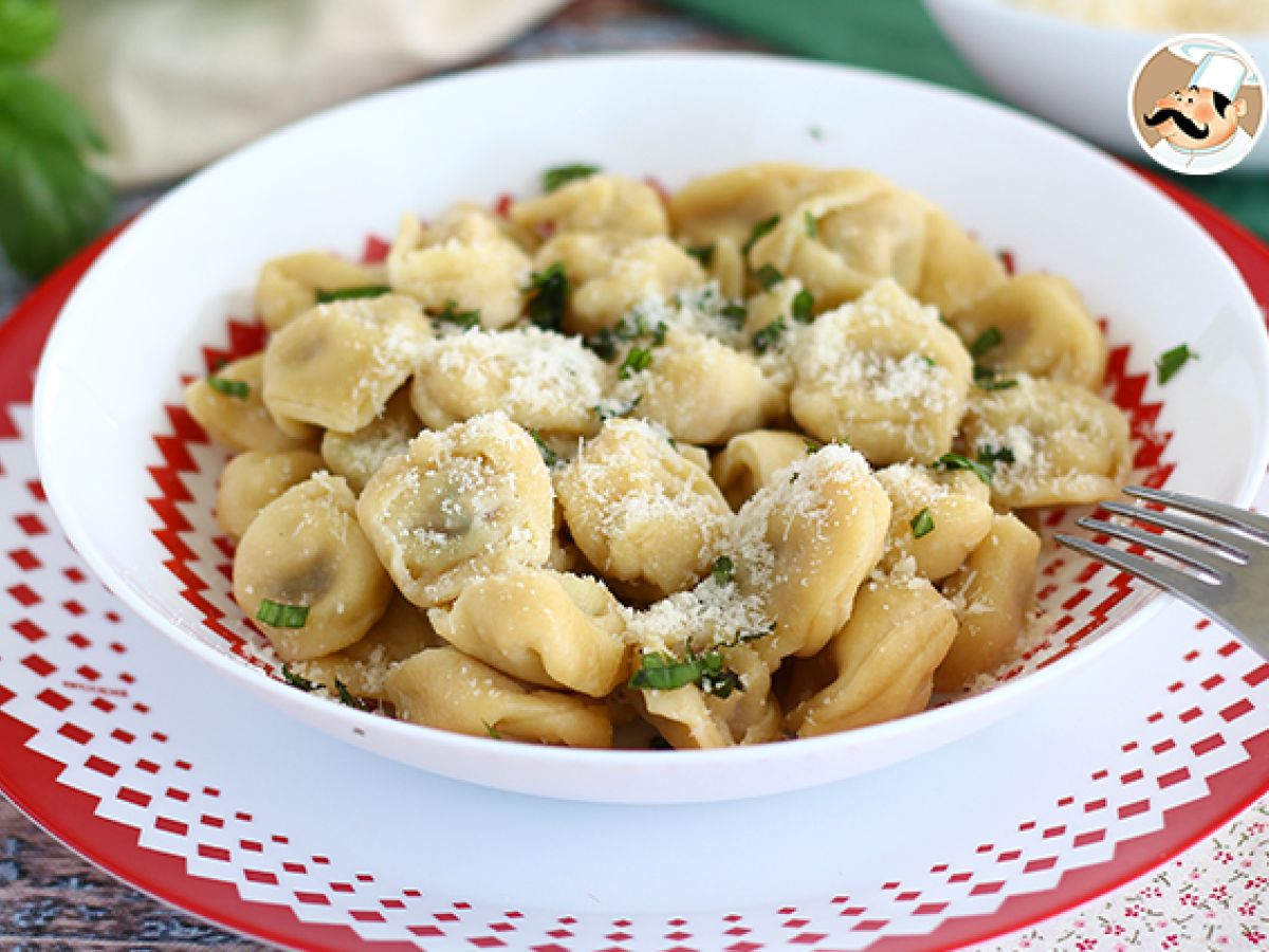 Tortellini med parmesan, skinka och basilika - foto 3