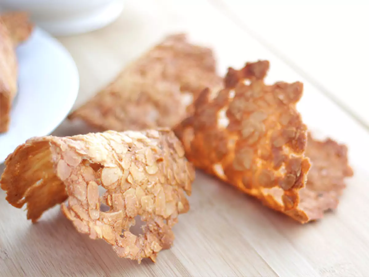 Tuiles med mandel