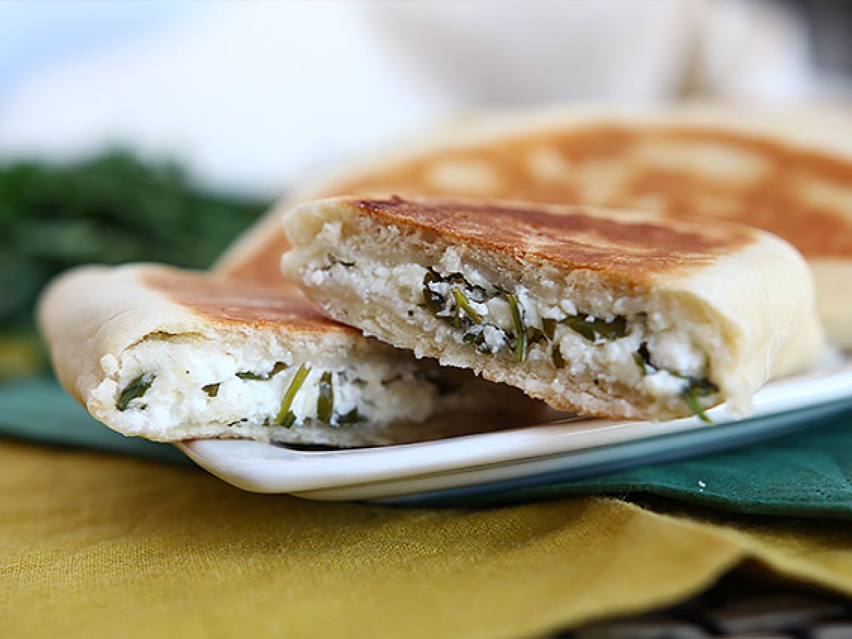 Turkiska pannkakor fyllda med fetaost, citron och persilja - Gözleme - foto 3