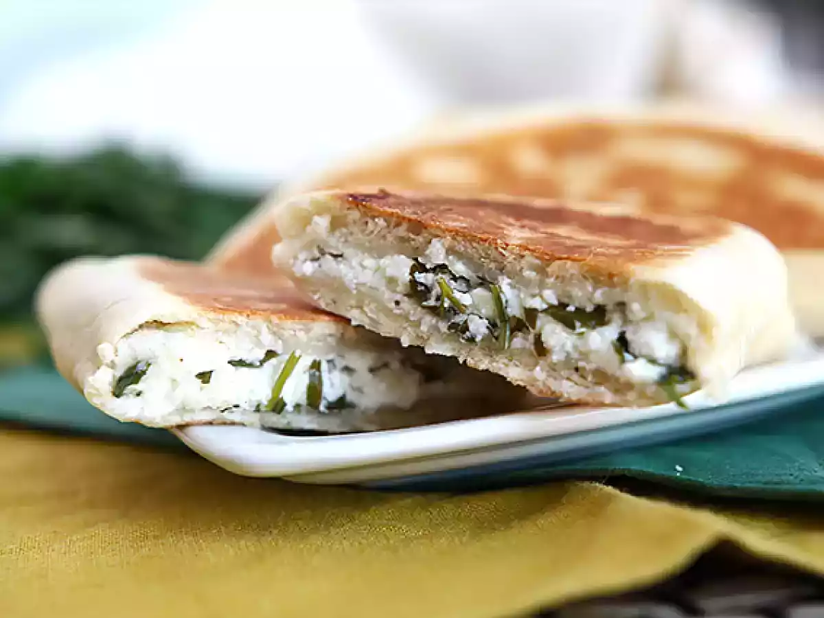 Turkiska pannkakor fyllda med fetaost, citron och persilja - Gözleme - foto 3
