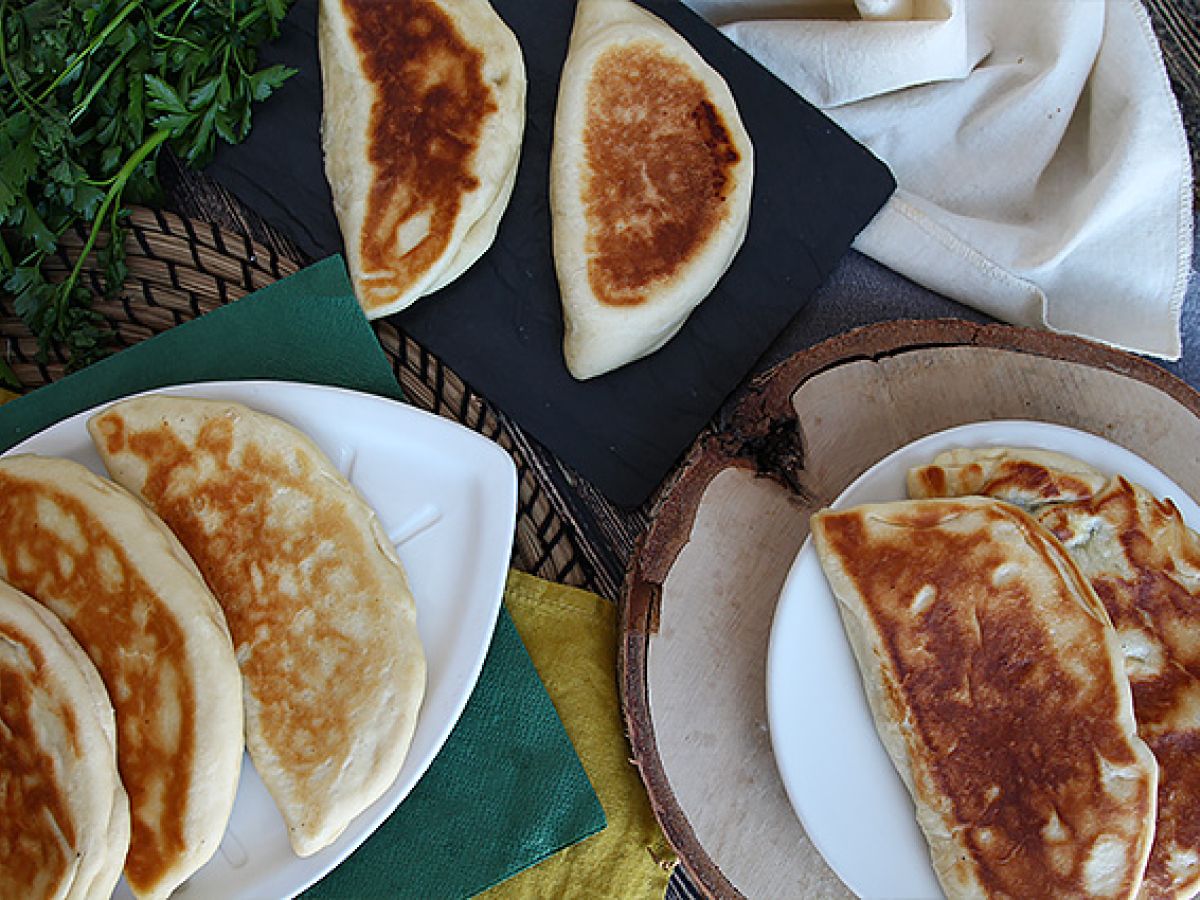 Turkiska pannkakor fyllda med fetaost, citron och persilja - Gözleme - foto 4