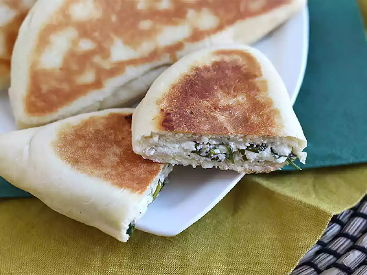 Turkiska pannkakor fyllda med fetaost, citron och persilja - Gözleme - foto 5