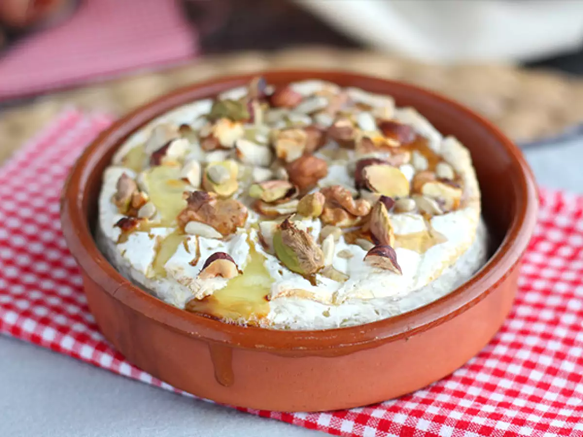 Ugnsbakad camembert med honung och valnötter - foto 2