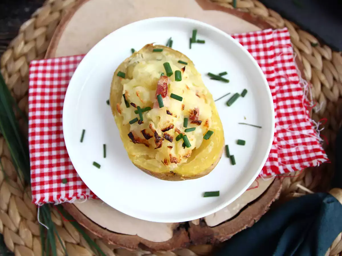 Ugnsbakad potatis fylld med bacon och ost - foto 2